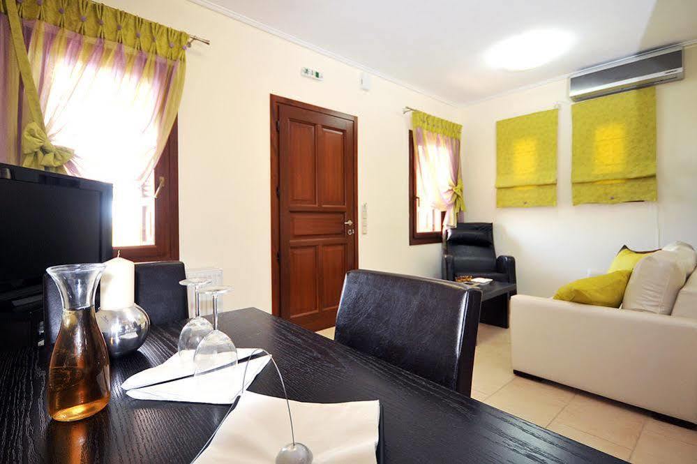 Aithra Apartments & Suites 가브리온 외부 사진