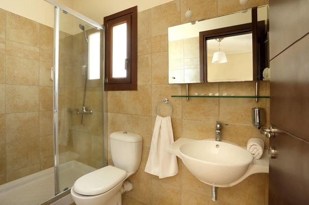 Aithra Apartments & Suites 가브리온 외부 사진